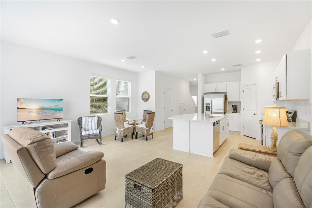 For Sale: $348,000 (3 beds, 2 baths, 1555 Square Feet)