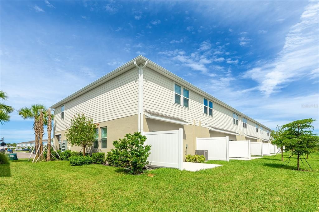 For Sale: $348,000 (3 beds, 2 baths, 1555 Square Feet)