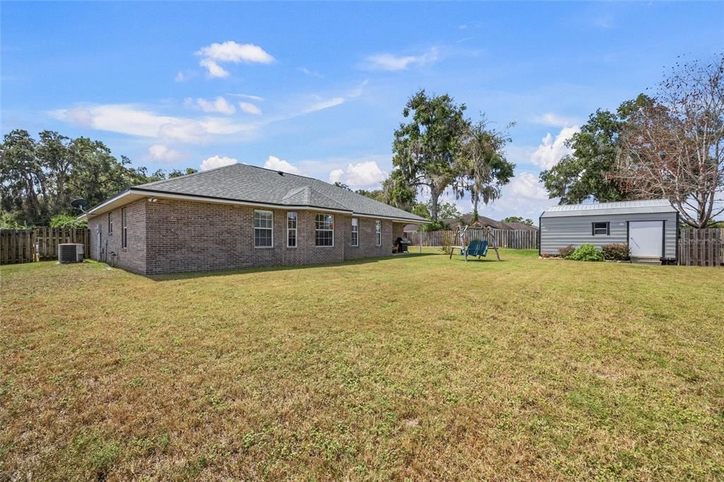 Active With Contract: $348,900 (3 beds, 2 baths, 1663 Square Feet)