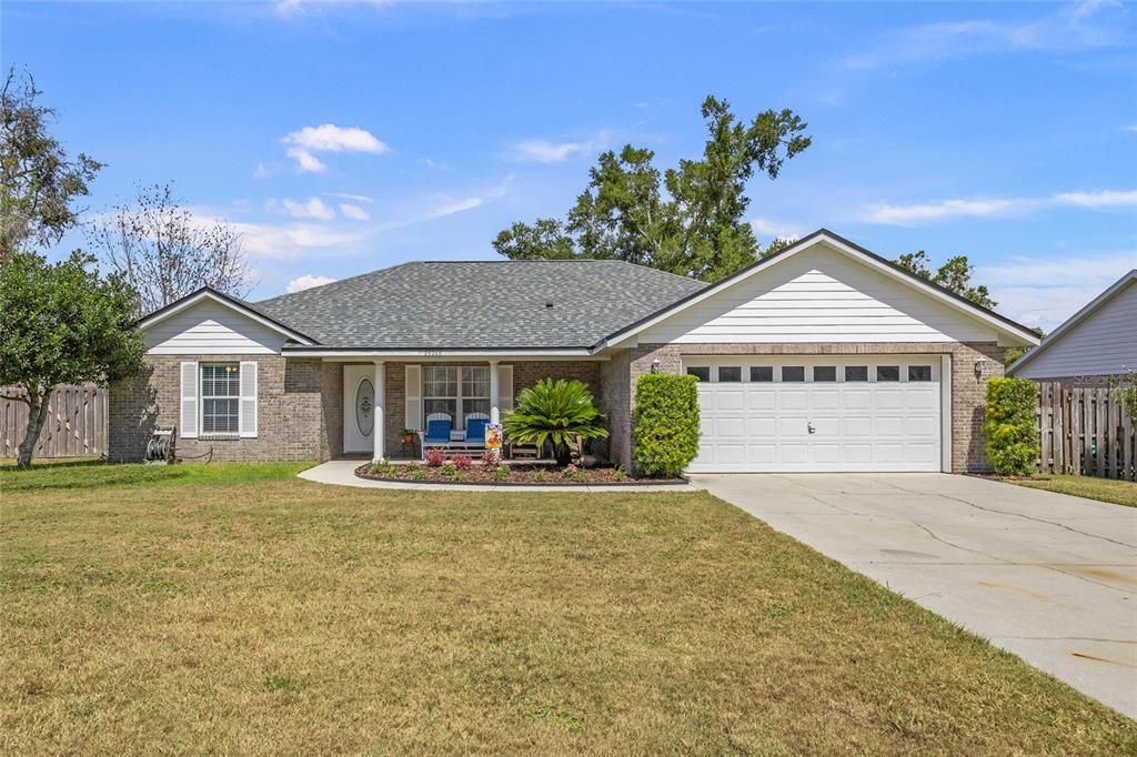 Active With Contract: $348,900 (3 beds, 2 baths, 1663 Square Feet)