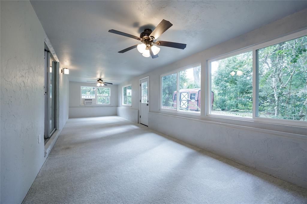 合同活跃: $299,900 (3 贝兹, 2 浴室, 1792 平方英尺)