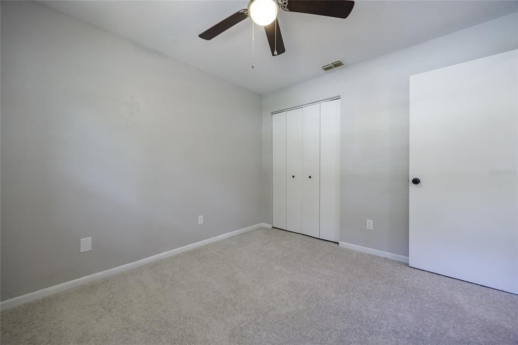 合同活跃: $299,900 (3 贝兹, 2 浴室, 1792 平方英尺)