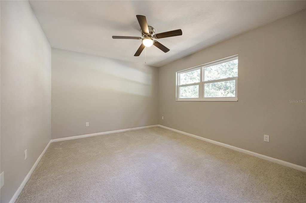 合同活跃: $299,900 (3 贝兹, 2 浴室, 1792 平方英尺)