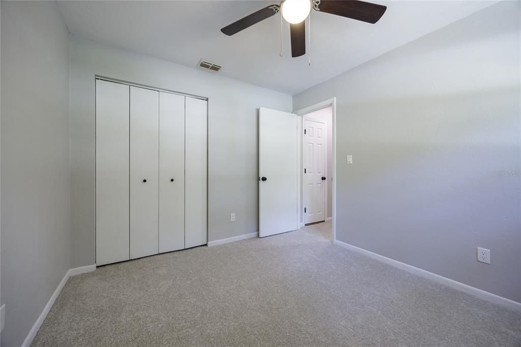 合同活跃: $299,900 (3 贝兹, 2 浴室, 1792 平方英尺)