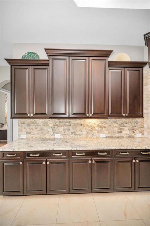 待售: $2,795,000 (6 贝兹, 7 浴室, 5965 平方英尺)