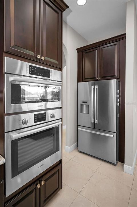 待售: $2,795,000 (6 贝兹, 7 浴室, 5965 平方英尺)