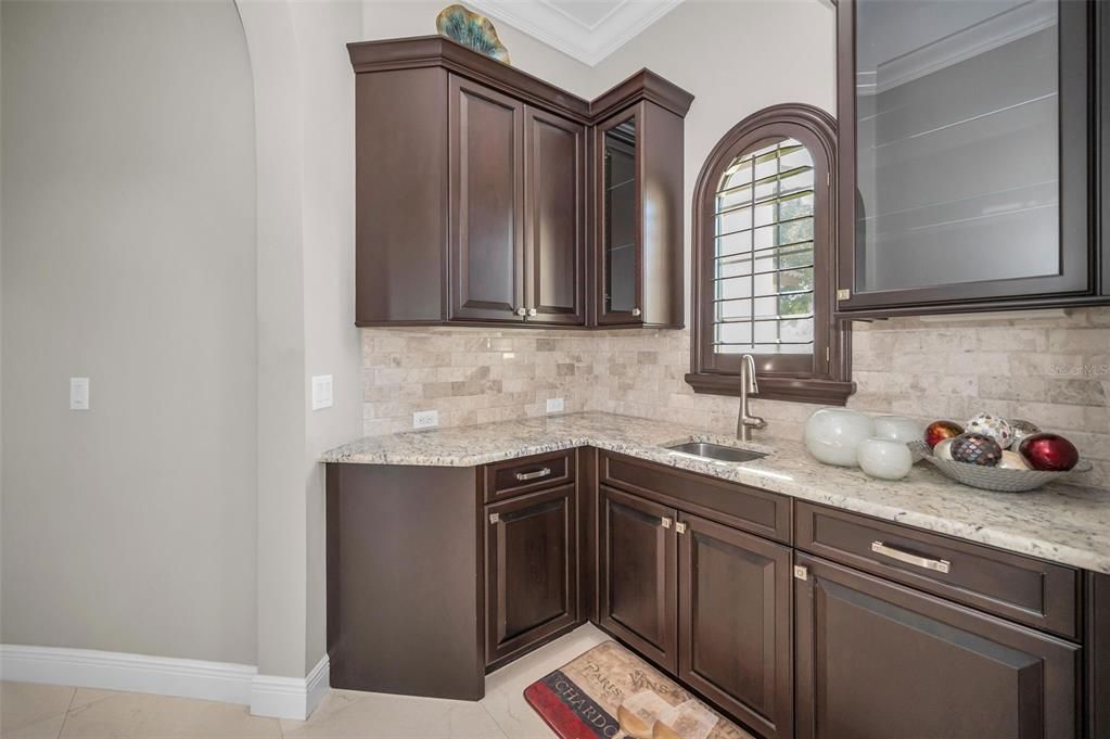 待售: $2,795,000 (6 贝兹, 7 浴室, 5965 平方英尺)