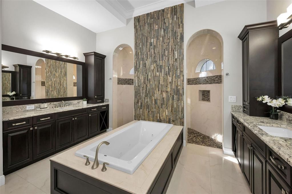 待售: $2,795,000 (6 贝兹, 7 浴室, 5965 平方英尺)