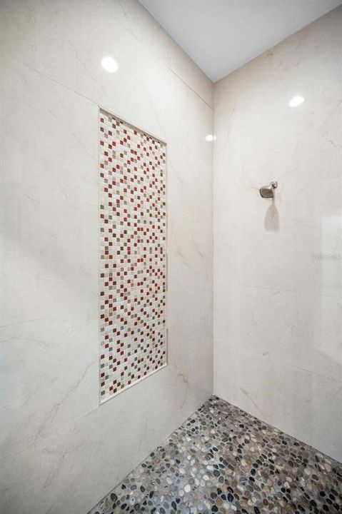 待售: $2,795,000 (6 贝兹, 7 浴室, 5965 平方英尺)