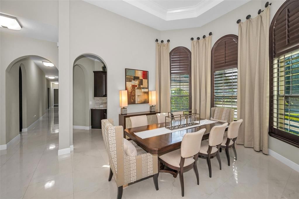 待售: $2,795,000 (6 贝兹, 7 浴室, 5965 平方英尺)