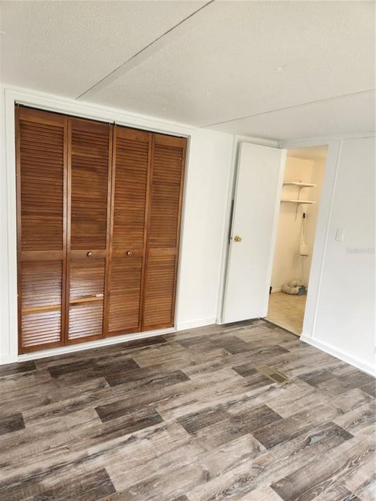 待售: $119,000 (2 贝兹, 1 浴室, 728 平方英尺)