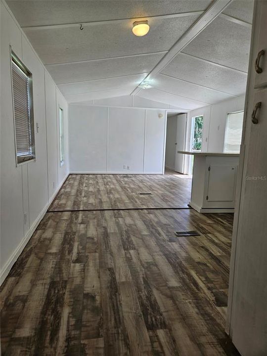 待售: $119,000 (2 贝兹, 1 浴室, 728 平方英尺)