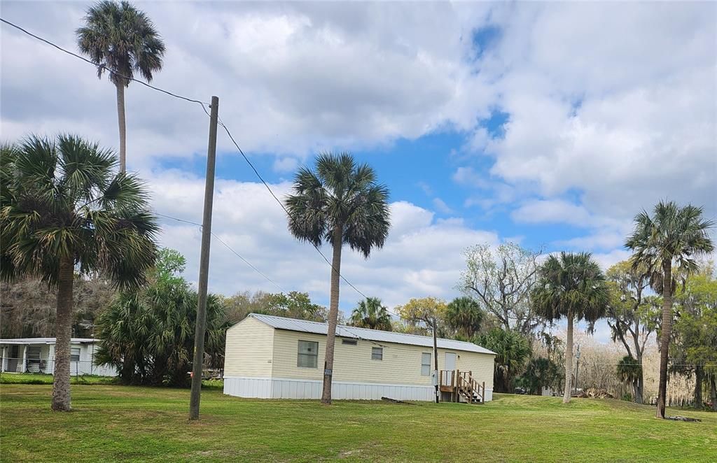 待售: $119,000 (2 贝兹, 1 浴室, 728 平方英尺)