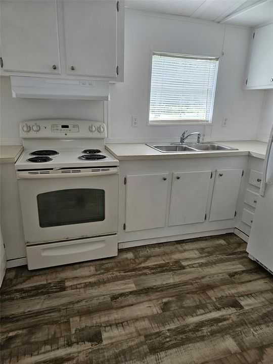 待售: $119,000 (2 贝兹, 1 浴室, 728 平方英尺)