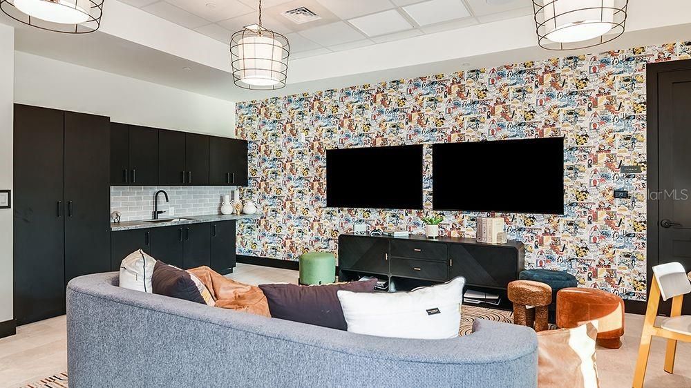 Active With Contract: $944,653 (3 beds, 3 baths, 2275 Square Feet)