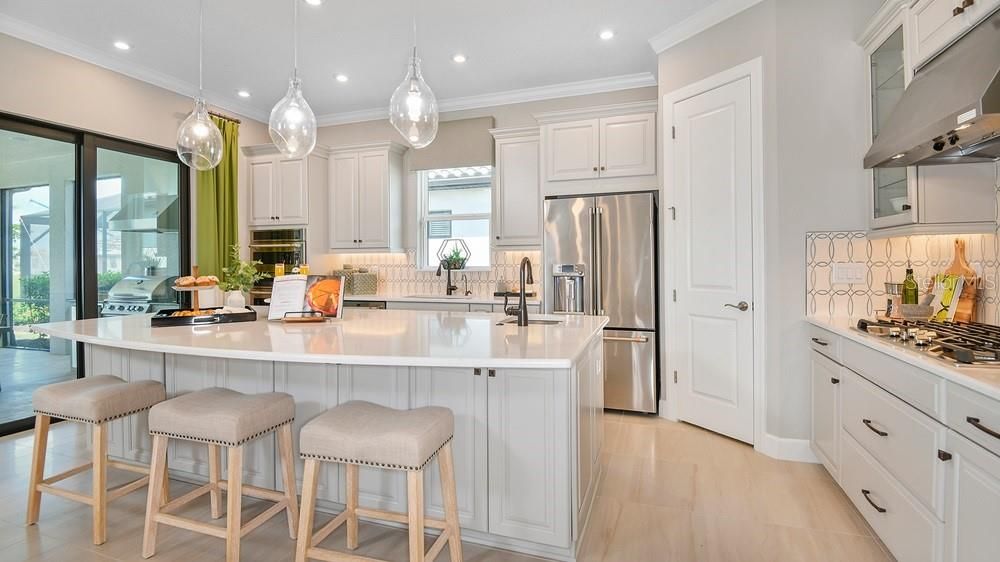 Active With Contract: $944,653 (3 beds, 3 baths, 2275 Square Feet)