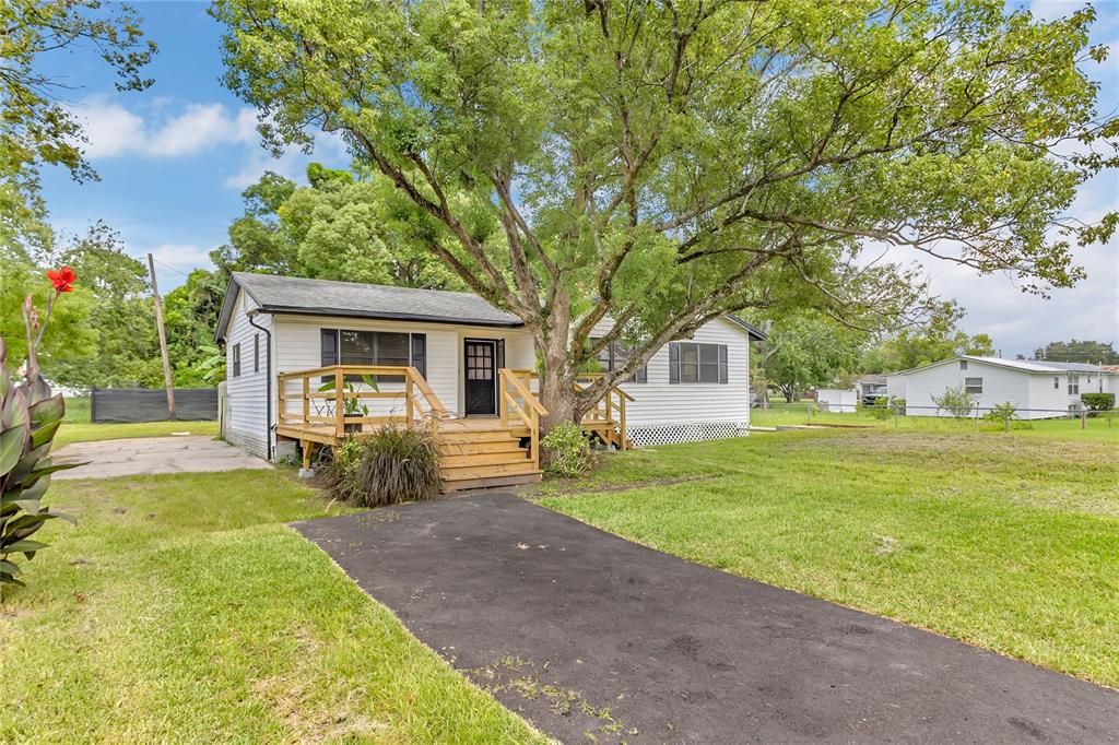 For Sale: $305,000 (4 beds, 1 baths, 1131 Square Feet)