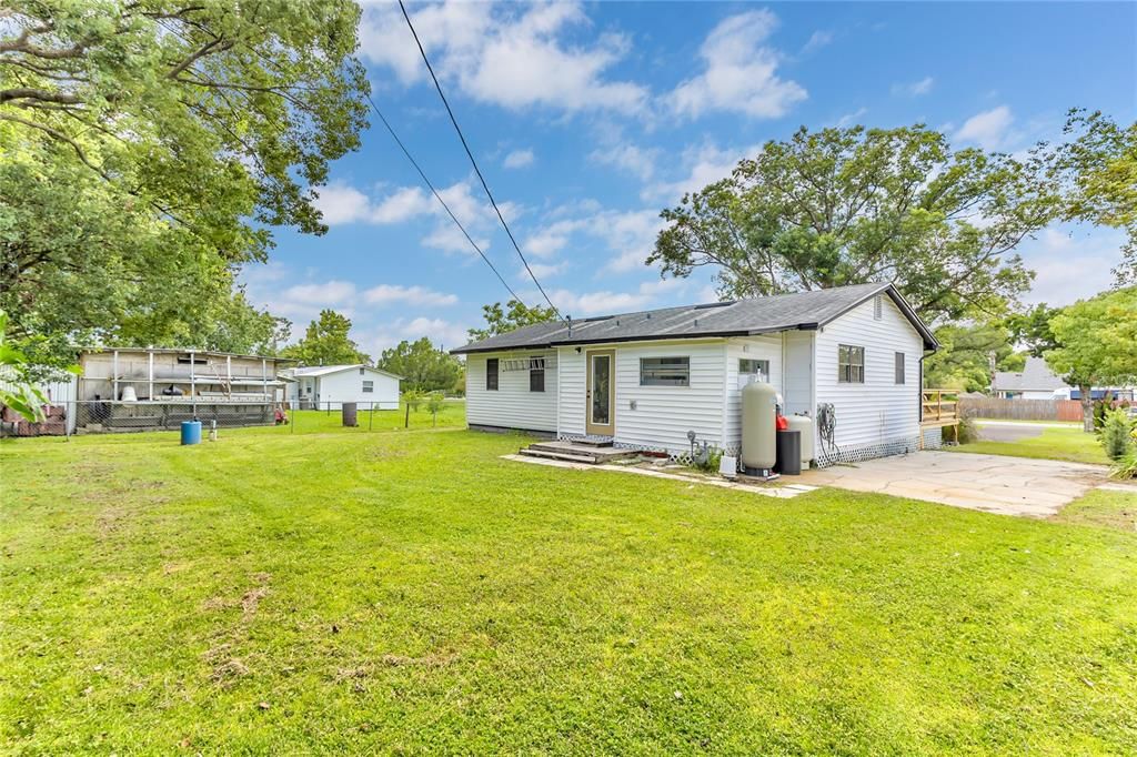 For Sale: $305,000 (4 beds, 1 baths, 1131 Square Feet)