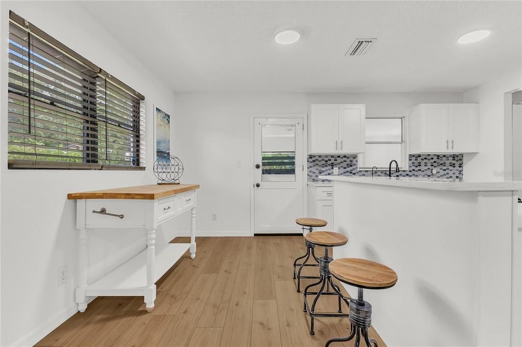 For Sale: $305,000 (4 beds, 1 baths, 1131 Square Feet)