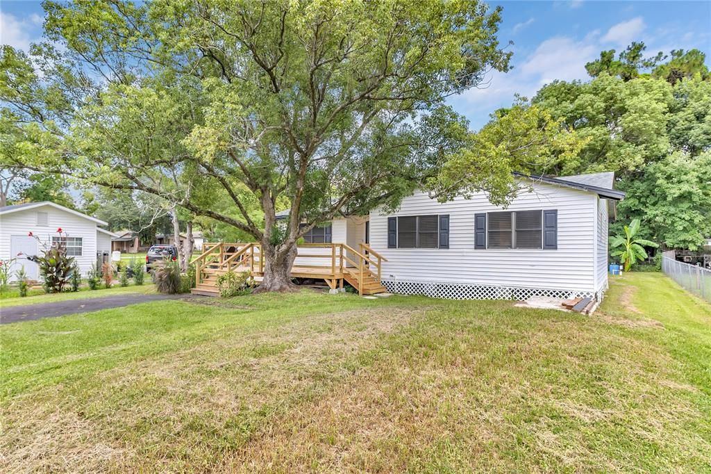 For Sale: $305,000 (4 beds, 1 baths, 1131 Square Feet)