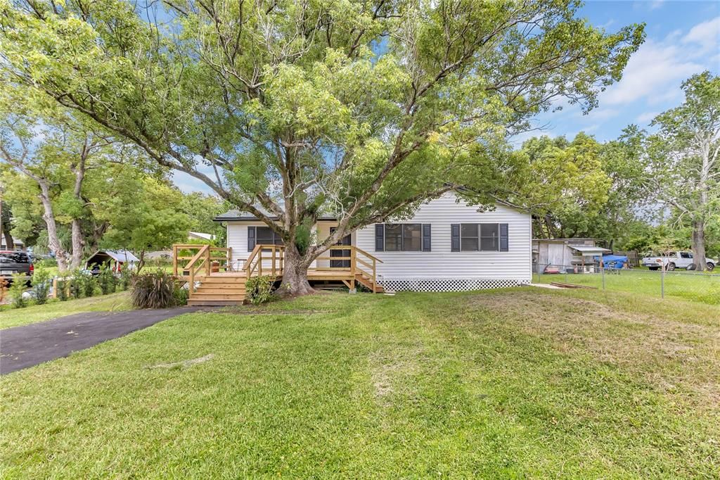 For Sale: $305,000 (4 beds, 1 baths, 1131 Square Feet)