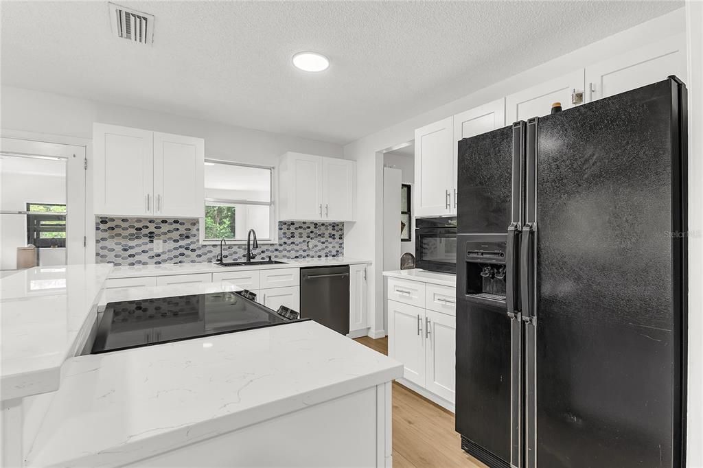 For Sale: $305,000 (4 beds, 1 baths, 1131 Square Feet)