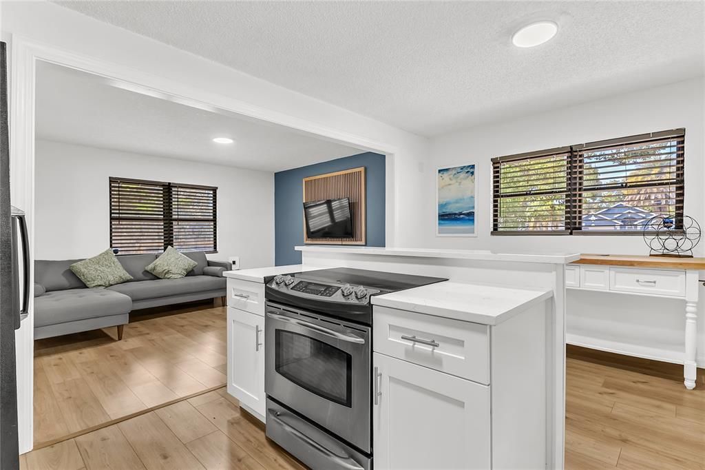 For Sale: $305,000 (4 beds, 1 baths, 1131 Square Feet)