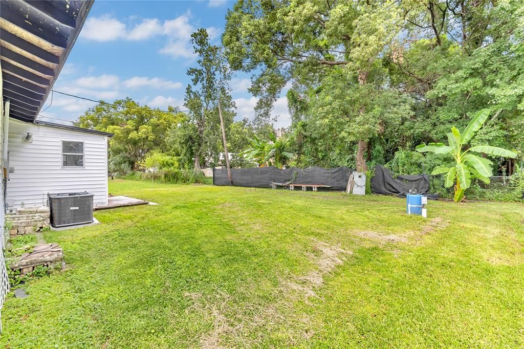 For Sale: $305,000 (4 beds, 1 baths, 1131 Square Feet)