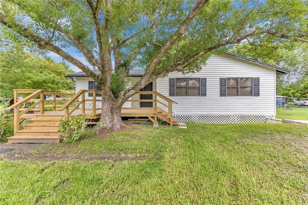 For Sale: $305,000 (4 beds, 1 baths, 1131 Square Feet)