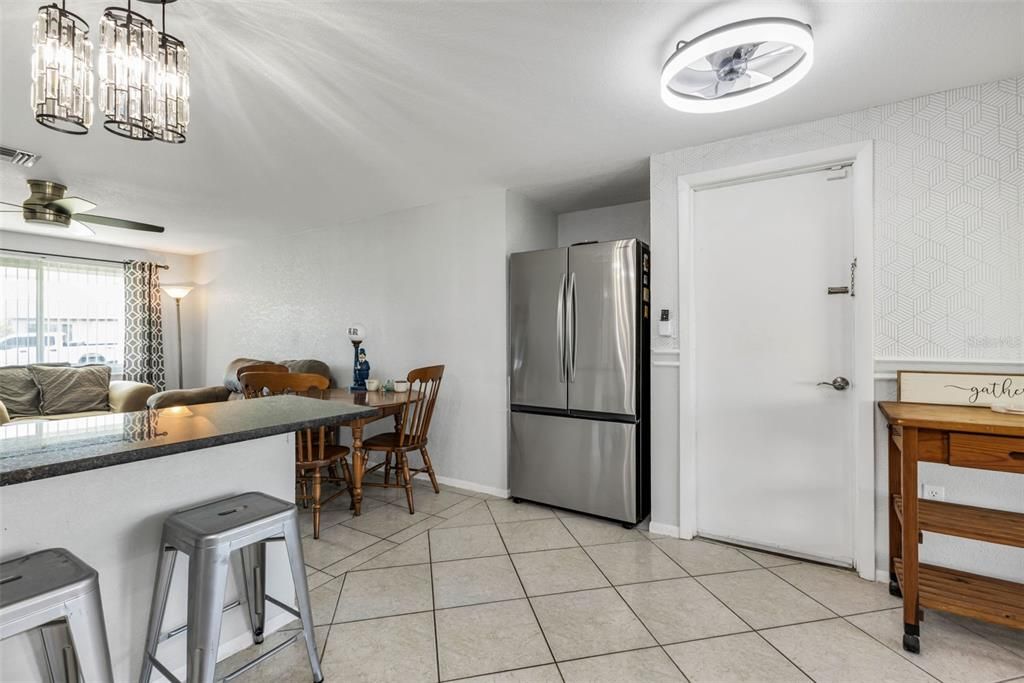 For Sale: $214,900 (2 beds, 2 baths, 891 Square Feet)