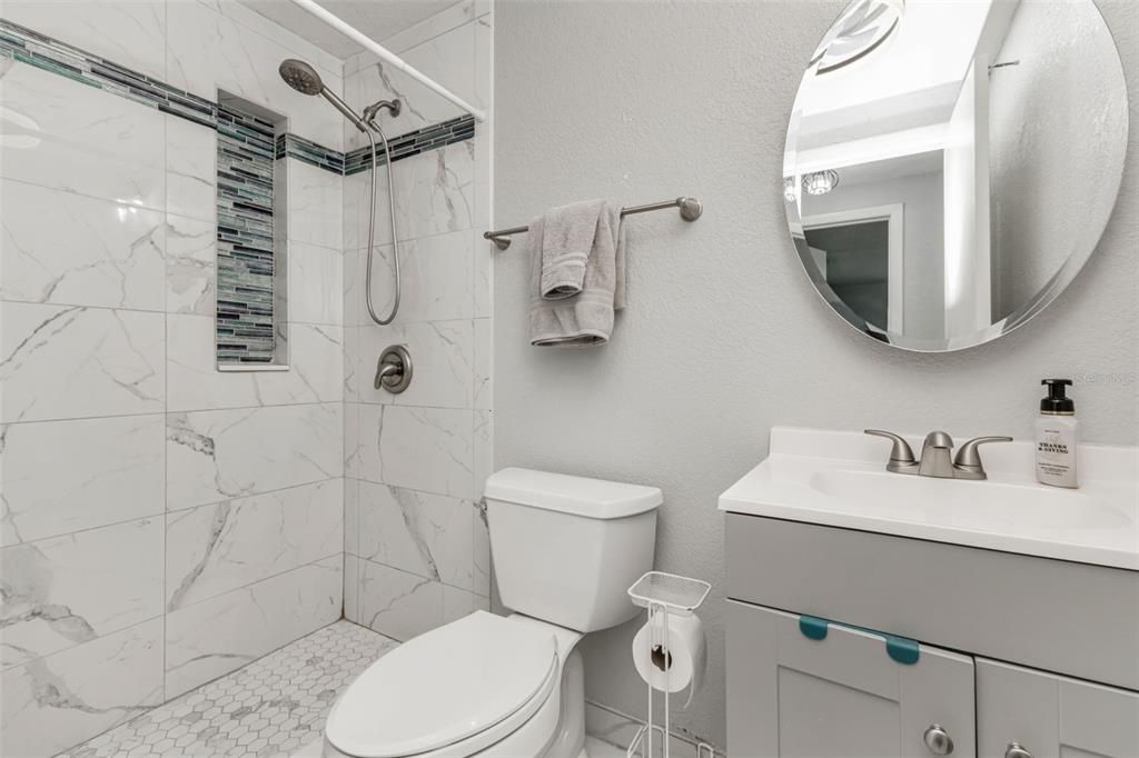 For Sale: $214,900 (2 beds, 2 baths, 891 Square Feet)