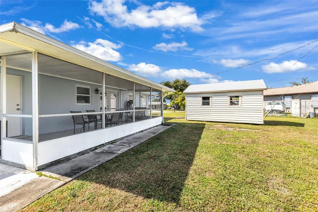 For Sale: $214,900 (2 beds, 2 baths, 891 Square Feet)