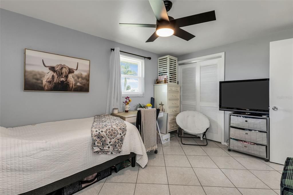 For Sale: $214,900 (2 beds, 2 baths, 891 Square Feet)