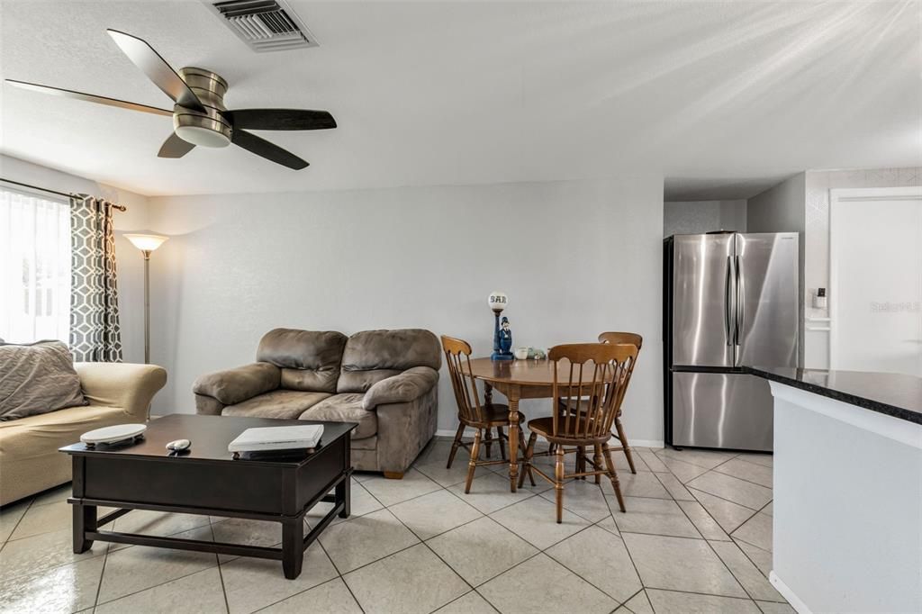 For Sale: $214,900 (2 beds, 2 baths, 891 Square Feet)