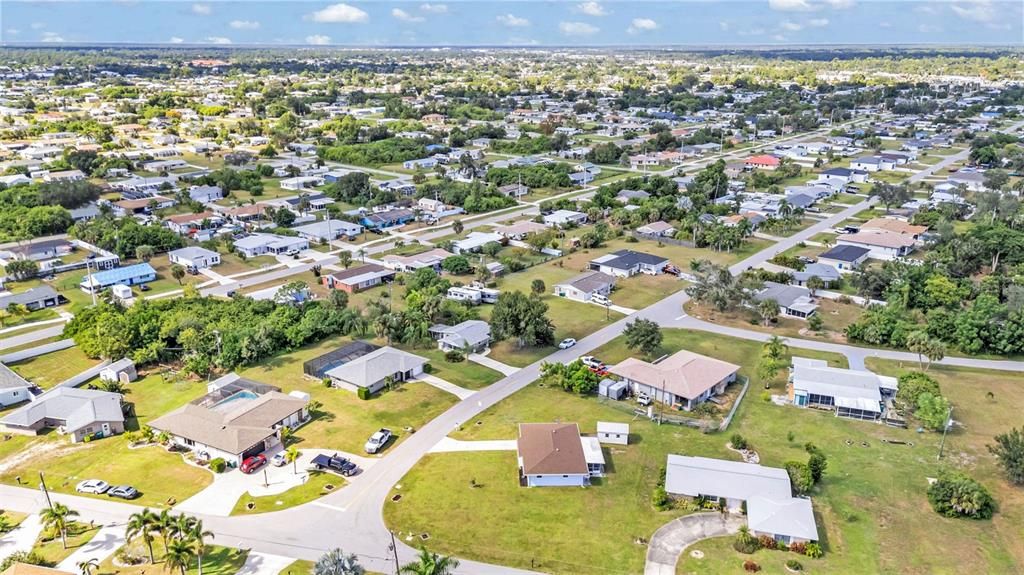 For Sale: $214,900 (2 beds, 2 baths, 891 Square Feet)