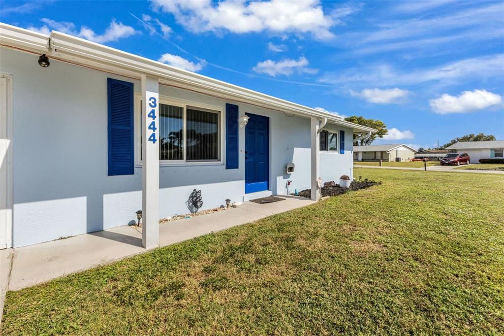 For Sale: $214,900 (2 beds, 2 baths, 891 Square Feet)