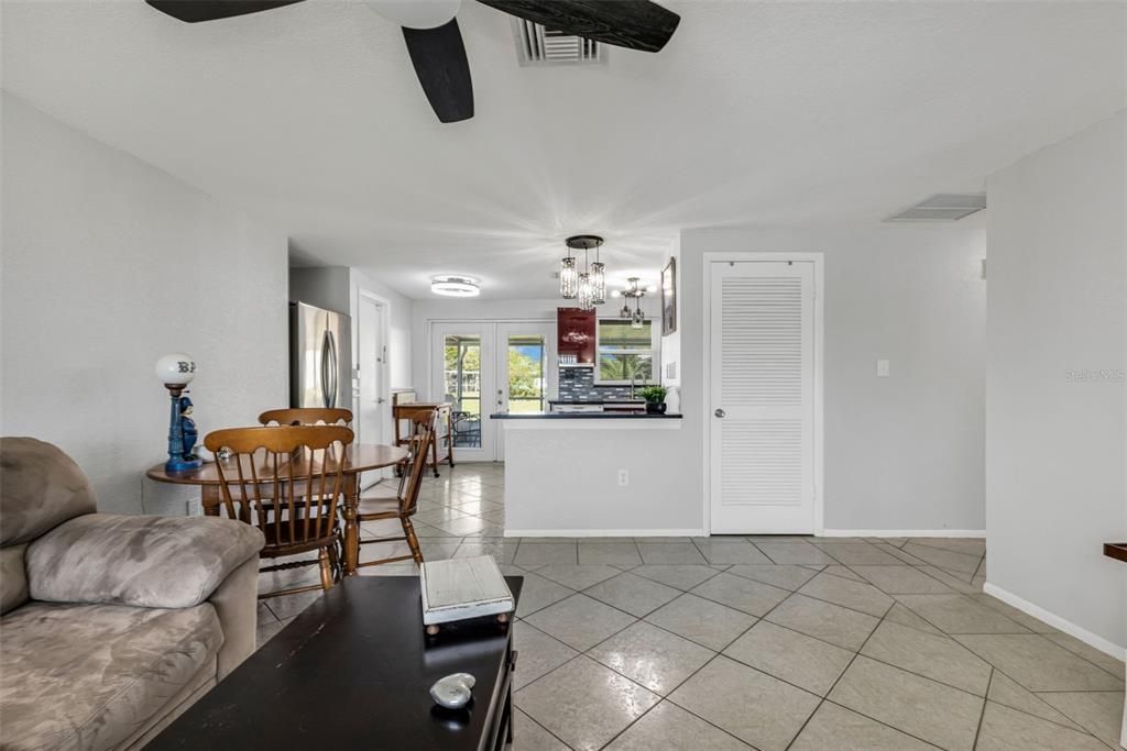 For Sale: $214,900 (2 beds, 2 baths, 891 Square Feet)