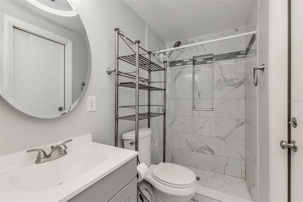 For Sale: $214,900 (2 beds, 2 baths, 891 Square Feet)