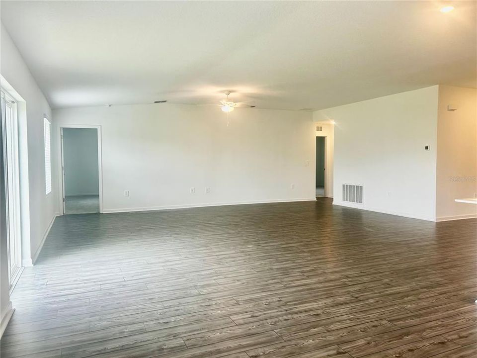 出租: $2,495 (4 贝兹, 3 浴室, 2202 平方英尺)