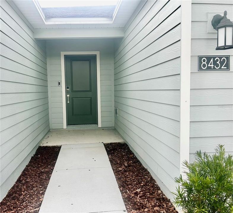 出租: $2,495 (4 贝兹, 3 浴室, 2202 平方英尺)