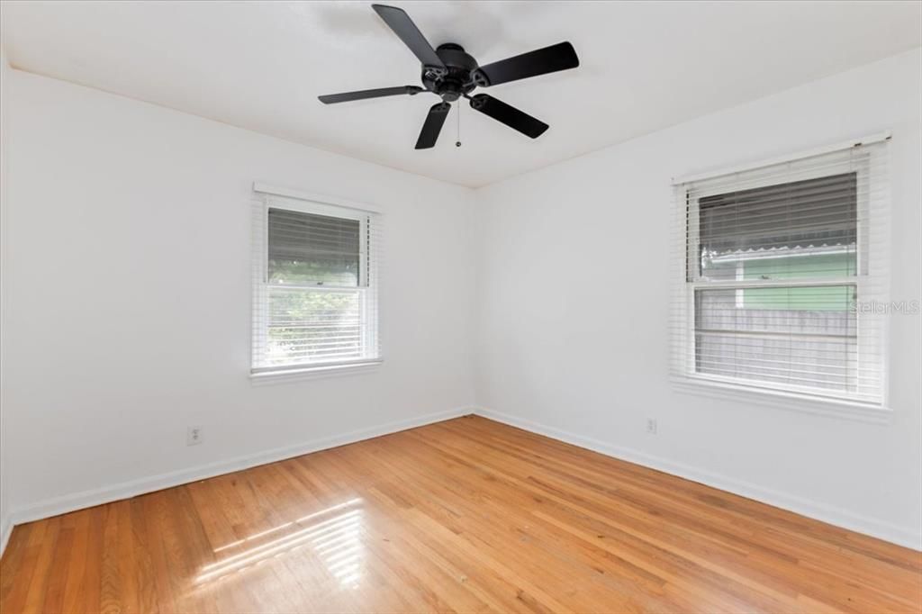 待售: $314,000 (3 贝兹, 1 浴室, 1106 平方英尺)