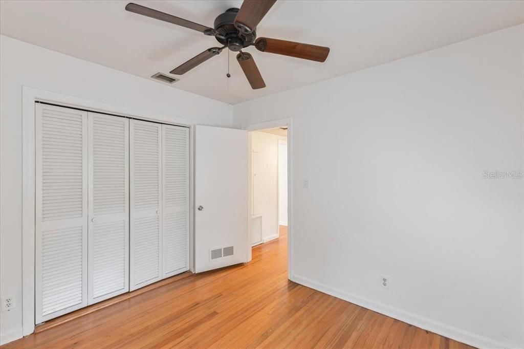 待售: $314,000 (3 贝兹, 1 浴室, 1106 平方英尺)