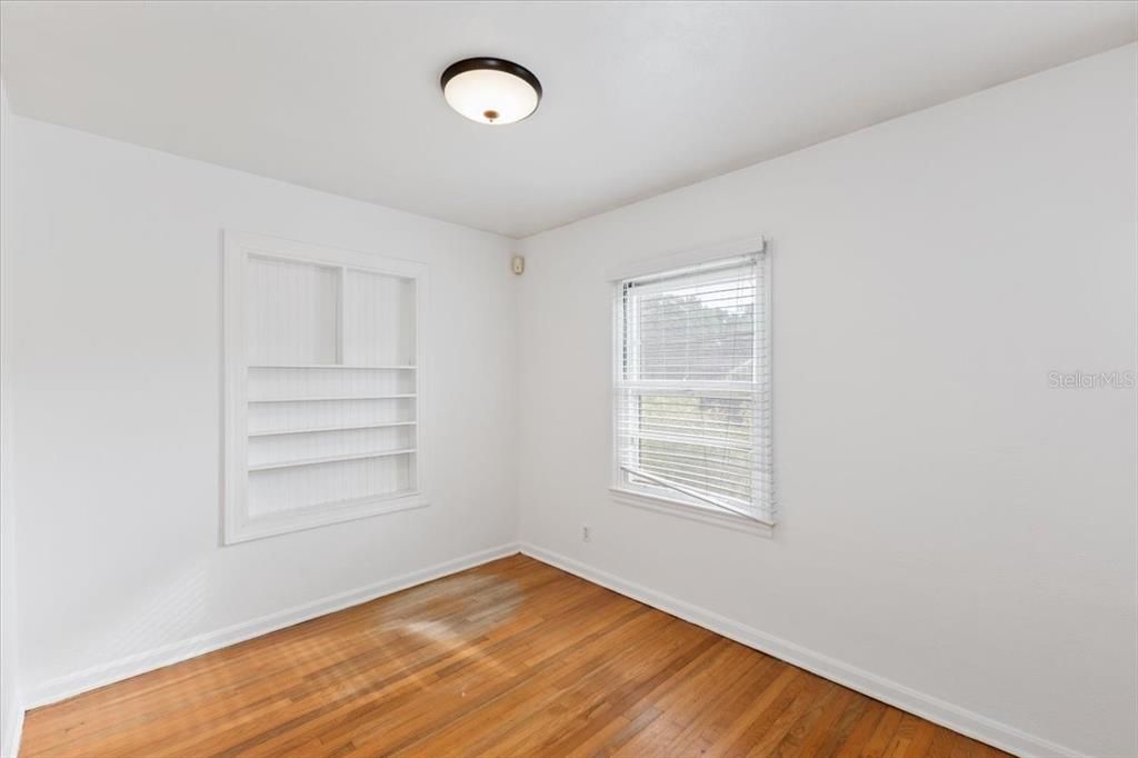 待售: $314,000 (3 贝兹, 1 浴室, 1106 平方英尺)