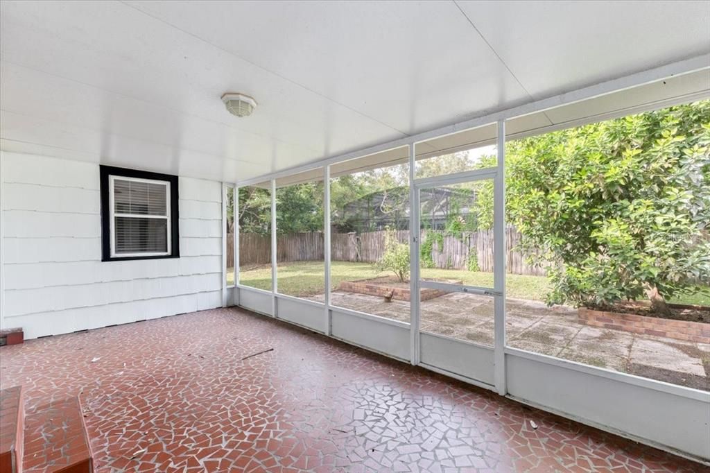 待售: $314,000 (3 贝兹, 1 浴室, 1106 平方英尺)