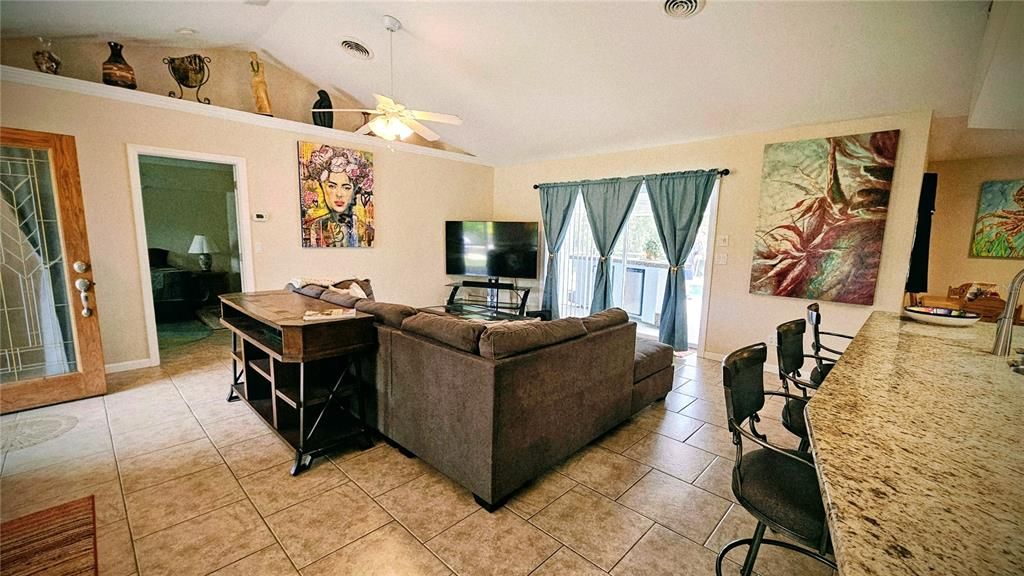 For Rent: $4,500 (3 beds, 3 baths, 2041 Square Feet)