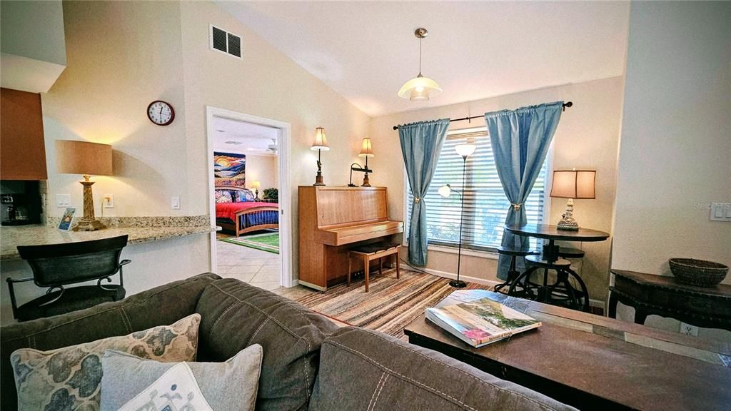 For Rent: $4,500 (3 beds, 3 baths, 2041 Square Feet)