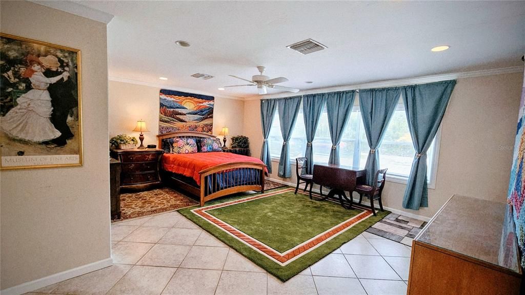 For Rent: $4,500 (3 beds, 3 baths, 2041 Square Feet)