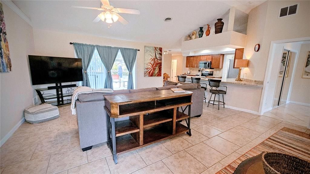 For Rent: $4,500 (3 beds, 3 baths, 2041 Square Feet)