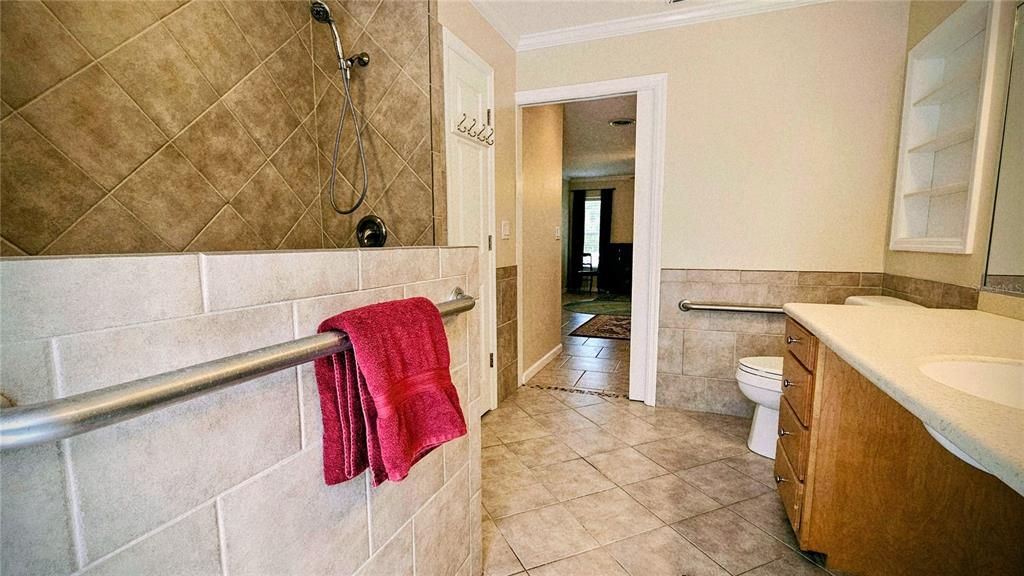 For Rent: $4,500 (3 beds, 3 baths, 2041 Square Feet)