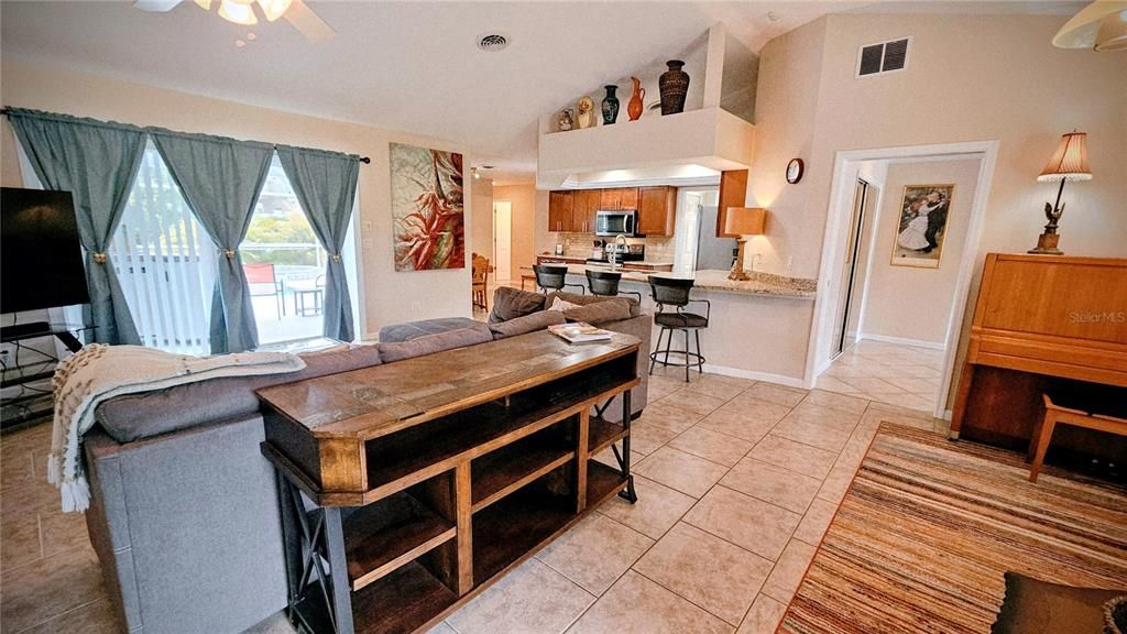 For Rent: $4,500 (3 beds, 3 baths, 2041 Square Feet)